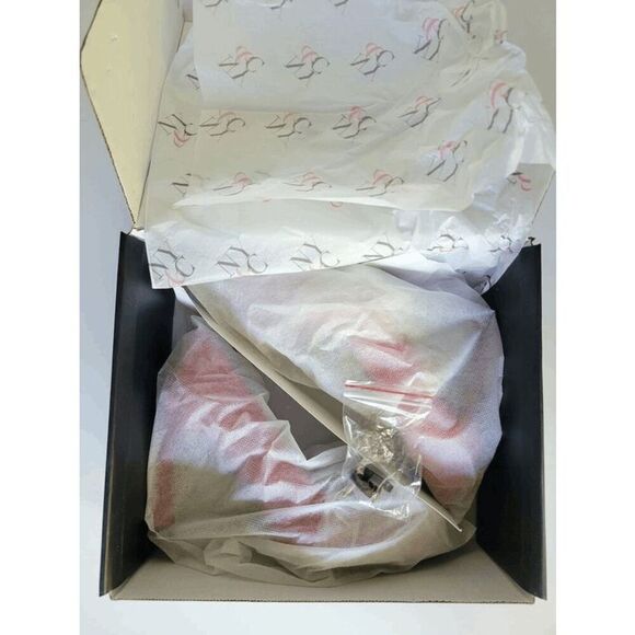 🌹 NEW YORK AND COMPANY Ilyana Red Rose Satin Pumps Heels SIZE 6 NEW IN BOX - Picture 9 of 16